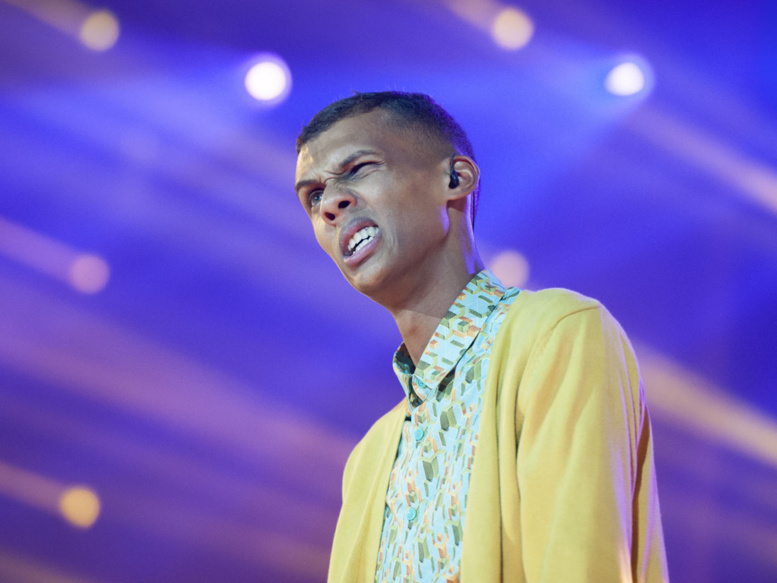 Malgré la polémique, Stromaé fête l'anniveraire de son album "Racine carrée" dans la joie Malgré la polémique, Stromaé fête l'anniveraire de son album "Racine carrée" dans la joie