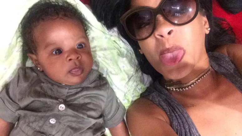 Rihanna devient prof de Selfie Rihanna devient prof de Selfie