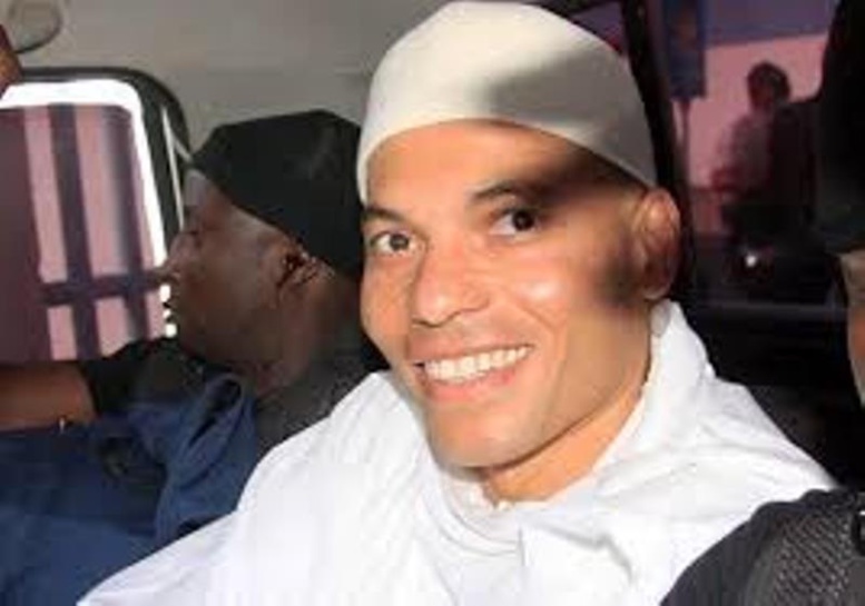 Karim à ses militants: "Nous vous retrouverons bientôt dehors" Karim à ses militants: "Nous vous retrouverons bientôt dehors"