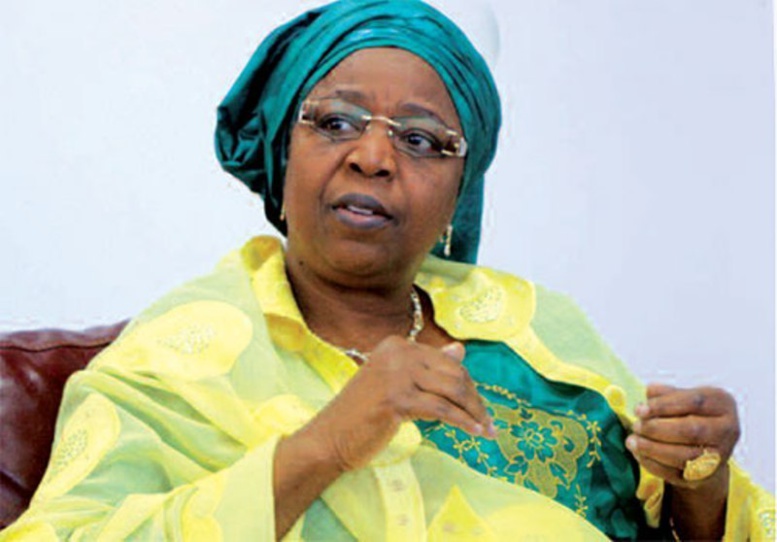 En croisade contre l’Ebola, Eva Marie Coll Seck interdit la sortie du territoire au Chef de services des maladies infectieuses de Fann En croisade contre l’Ebola, Eva Marie Coll Seck interdit la sortie du territoire au Chef de services des maladies infectieuses de Fann