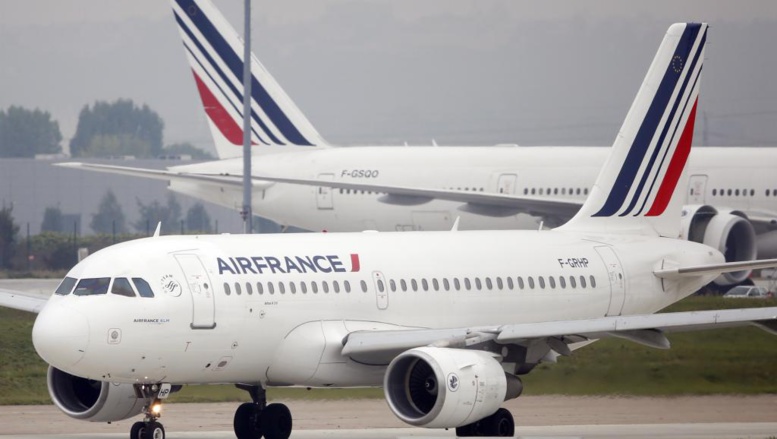 Airbus A319 d'Air France sur le tarmac de l'aéroport d'Orly. Reuters/Charles Platiau