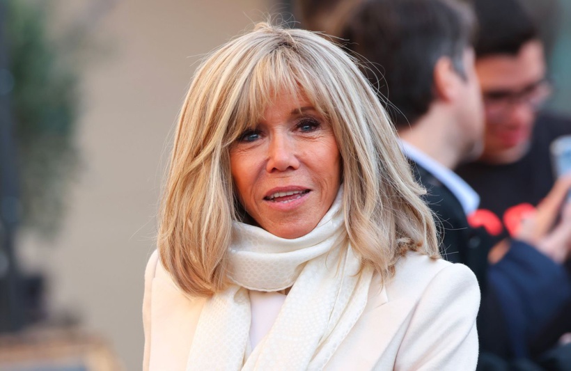 Brigitte Macron favorable au port de l'uniforme à l'école: “Ça gomme les différences et on gagne du temps” Brigitte Macron favorable au port de l'uniforme à l'école: “Ça gomme les différences et on gagne du temps”