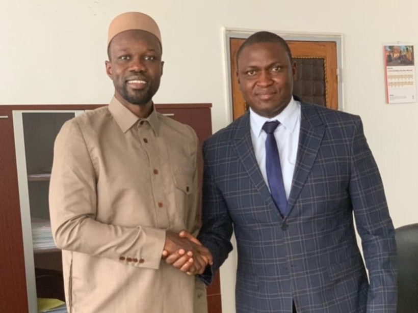 Ousmane Sonko récompense Toussaint Manga Ousmane Sonko récompense Toussaint Manga