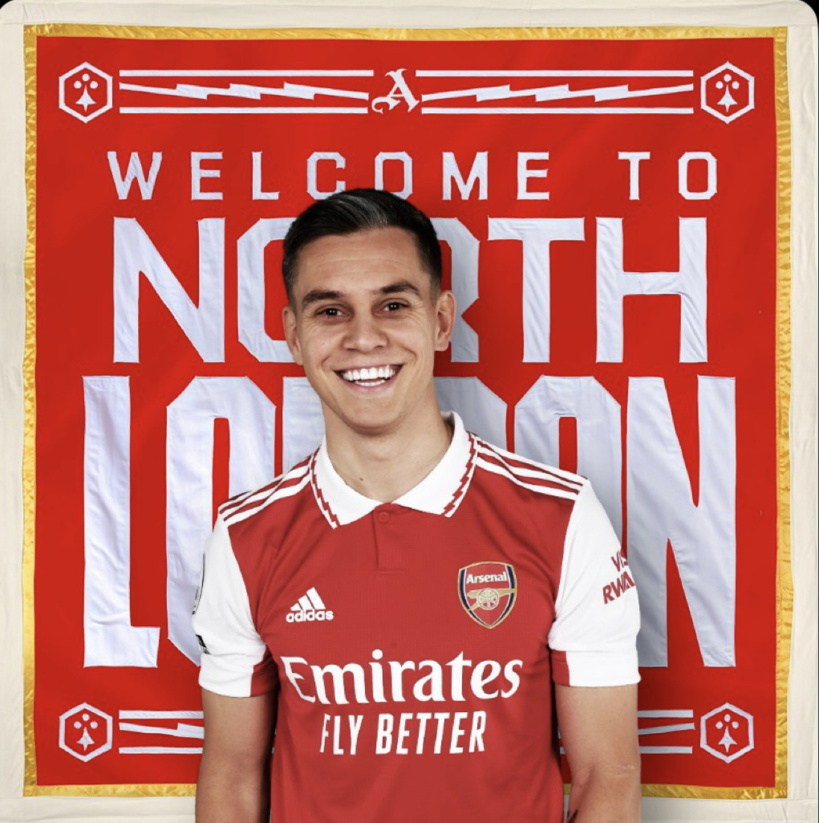 Arsenal officialise l'arrivée de Leandro Trossard Arsenal officialise l'arrivée de Leandro Trossard