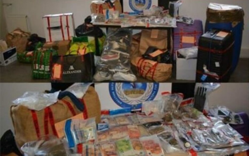 Mantes-la-Jolie : démantèlement d’un vaste réseau de trafic de drogue gérée depuis le Sénégal Mantes-la-Jolie : démantèlement d’un vaste réseau de trafic de drogue gérée depuis le Sénégal