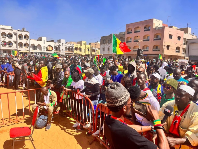 Meeting de Sonko à Keur Massar: un bus venu de Mbour arrêté par la Gendarmerie, les militants conduits à la Brigade de Thiès