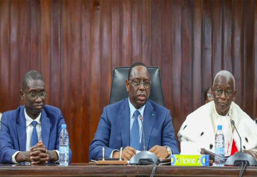 Santé: Macky Sall invite les écoles de formations à vulgariser la charte du patient Santé: Macky Sall invite les écoles de formations à vulgariser la charte du patient