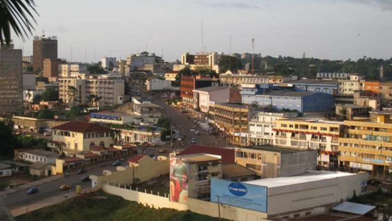 Vue du centre de Yaoundé, capitale du Cameroun. wikipedia