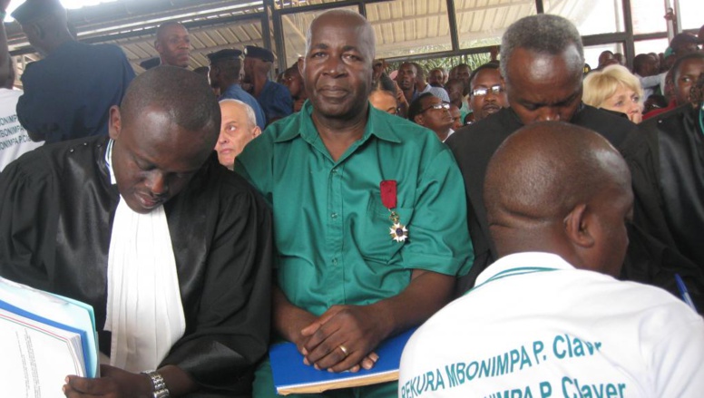 Pierre-Claver Mbonimpa, dans la salle d'audience, le 4 juillet 2014, en attendant le début de son procès. RFI/Esdras Ndikumana