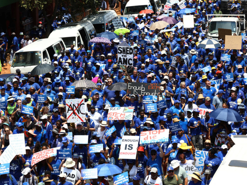 Afrique du Sud: les délestages minent la population, qui manifeste