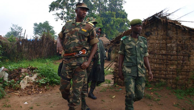 Charismatique, surmédiatisé, le colonel Mamadou Ndala (g) dérangeait au sein des FARDC. AFP PHOTO / ALAIN WANDIMOYI