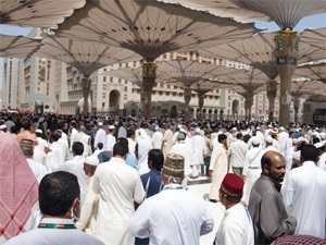 Pélerinage 2014: des centaines de milliers de pèlerins en prière sur le Mont Arafat
