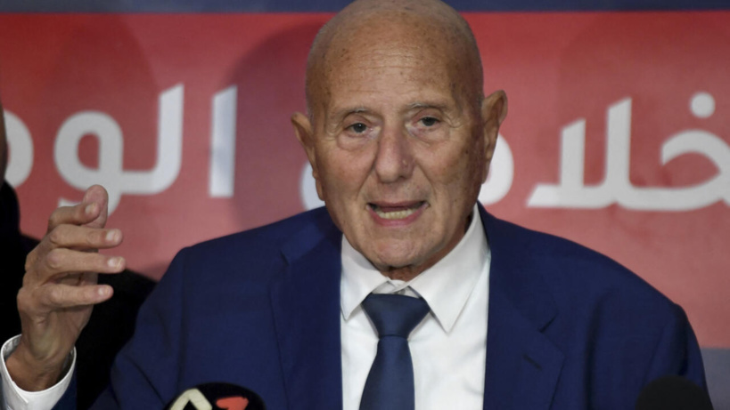 Tunisie: l’opposition demande le départ de Kaïs Saïed après une abstention massive aux législatives Tunisie: l’opposition demande le départ de Kaïs Saïed après une abstention massive aux législatives