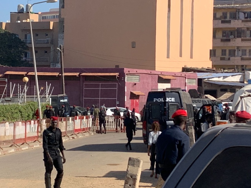 Procès Sonko- Mame Mbaye Niang : le tribunal et ses alentours fortement quadrillés Procès Sonko- Mame Mbaye Niang : le tribunal et ses alentours fortement quadrillés