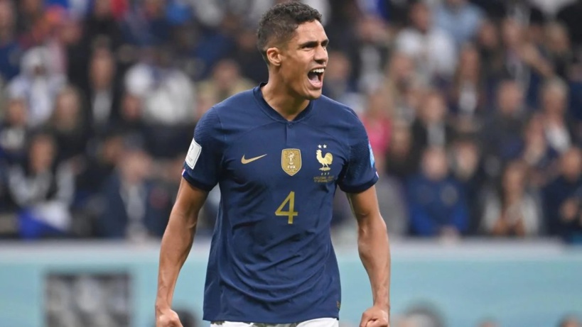 Équipe de France : Raphaël Varane va prendre sa retraite internationale Équipe de France : Raphaël Varane va prendre sa retraite internationale