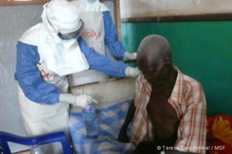 Ebola fait 121 morts en un jour en Sierra Leone Ebola fait 121 morts en un jour en Sierra Leone