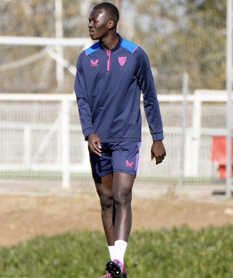 FC Séville : Pape Gueye n’est pas inscrit sur la liste des joueurs qui vont disputer l’Europa League FC Séville : Pape Gueye n’est pas inscrit sur la liste des joueurs qui vont disputer l’Europa League