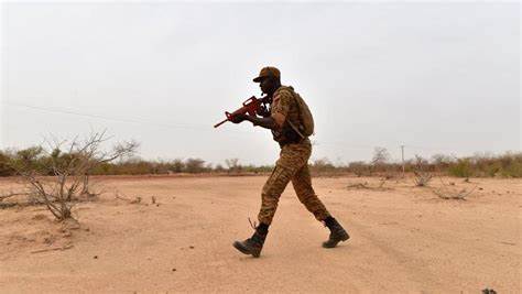 Burkina Faso: un convoi minier tire sur des civils, au moins 30 morts