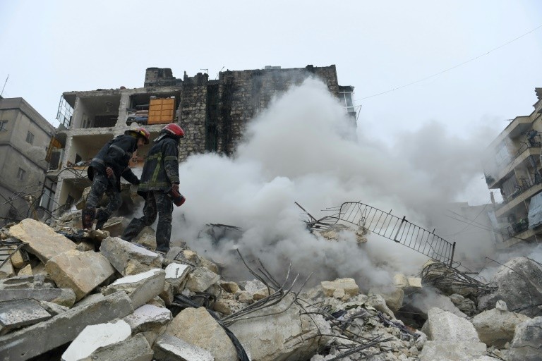 Un puissant séisme ébranle la Turquie et la Syrie: plus de 600 morts dans les deux pays