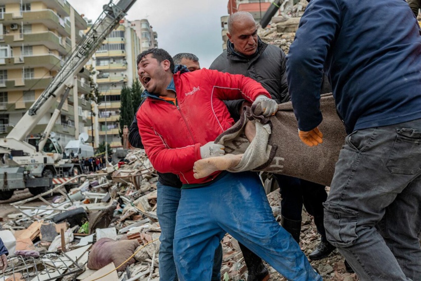 Séisme en Turquie et en Syrie: le bilan dépasse les 11000 morts
