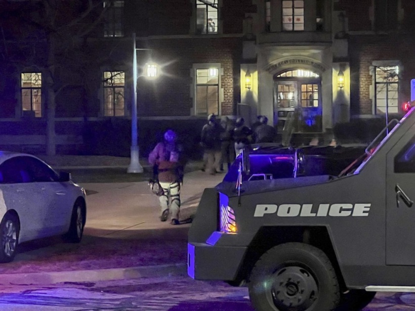 États-Unis: une fusillade fait trois morts sur un campus, le tireur se suicide États-Unis: une fusillade fait trois morts sur un campus, le tireur se suicide