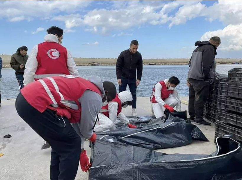 Au moins 73 migrants “présumés morts” au large de la Libye