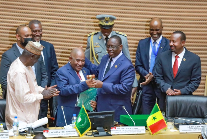 Présidence UA : Macky Sall passe le témoin à son homologue des Comores, Azali Assoumani Présidence UA : Macky Sall passe le témoin à son homologue des Comores, Azali Assoumani