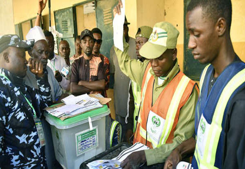 Elections au Nigeria: la Commission électorale reprend son décompte ce lundi matin