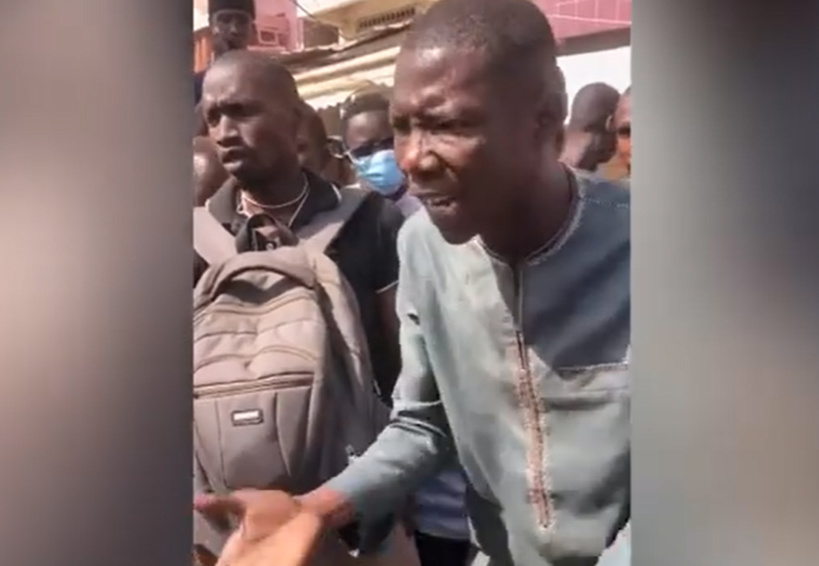 Sortie contre les "Baye Fall" : le Tik Tokeur "Noble coach" échappe au lynchage, son véhicule incendié Sortie contre les "Baye Fall" : le Tik Tokeur "Noble coach" échappe au lynchage, son véhicule incendié