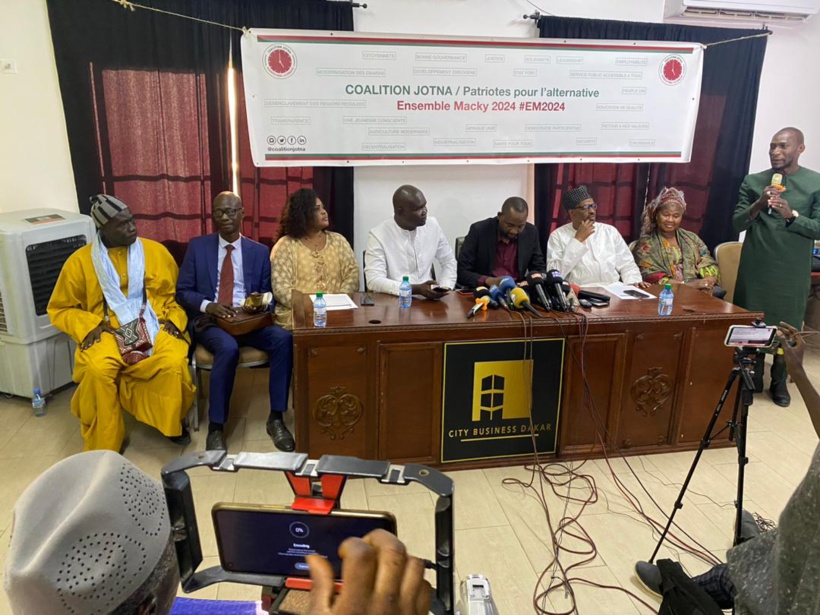 Présidentielle 2024: Jotna annonce son soutien à Macky et accuse l'opposition de vouloir créer des «conditions d'instabilité» Présidentielle 2024: Jotna annonce son soutien à Macky et accuse l'opposition de vouloir créer des «conditions d'instabilité»