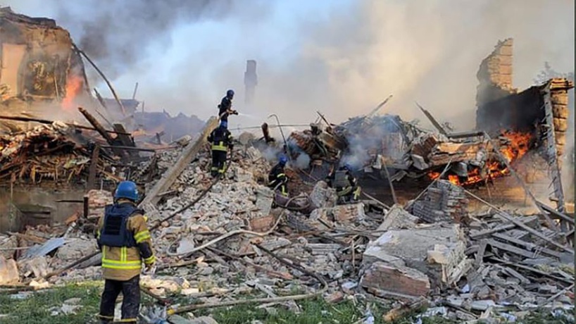 Ukraine: plusieurs morts dans une frappe russe sur un immeuble d'habitation à Zaporijjia Ukraine: plusieurs morts dans une frappe russe sur un immeuble d'habitation à Zaporijjia