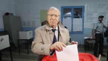 Béji Caïd Essebsi, leader de Nida Tounes, en plein vote à Tunis le 26 octobre 2014. REUTERS/Anis Mili