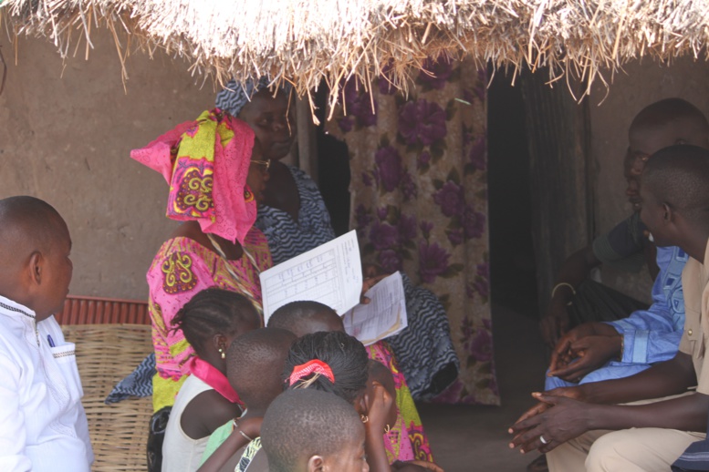 Bourses familiales : Anta Sarr Diacko sonde l’impact des allocations à Medina yoro foula