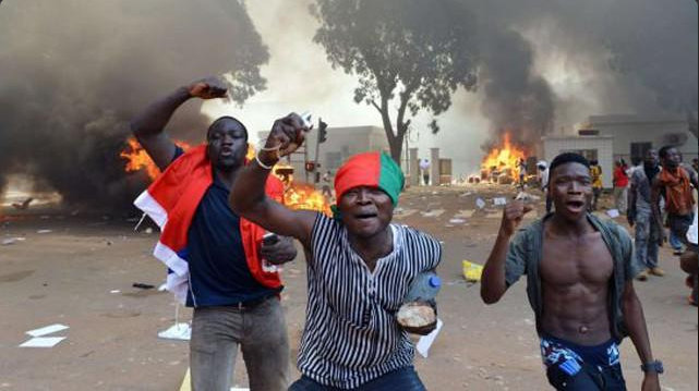Urgent - Burkina Faso : Une dizaine de morts côté manifestants - défection des forces de l'ordre