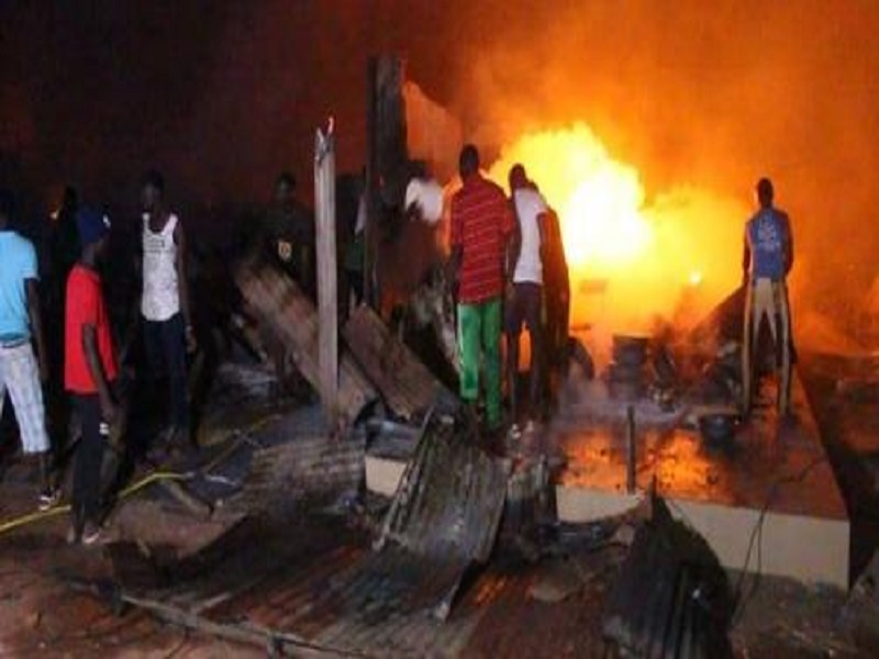 Incendie au marché Corona de Tamba : une dizaine de cantines consumées par le feu