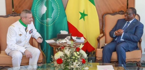 Le chef d'état major général des armées françaises reçu par Macky Sall Le chef d'état major général des armées françaises reçu par Macky Sall