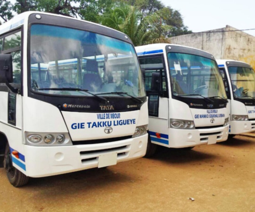 Dakar: des receveurs font descendre des bus, les usagers qui refusent la hausse illégale des tarifs Dakar: des receveurs font descendre des bus, les usagers qui refusent la hausse illégale des tarifs
