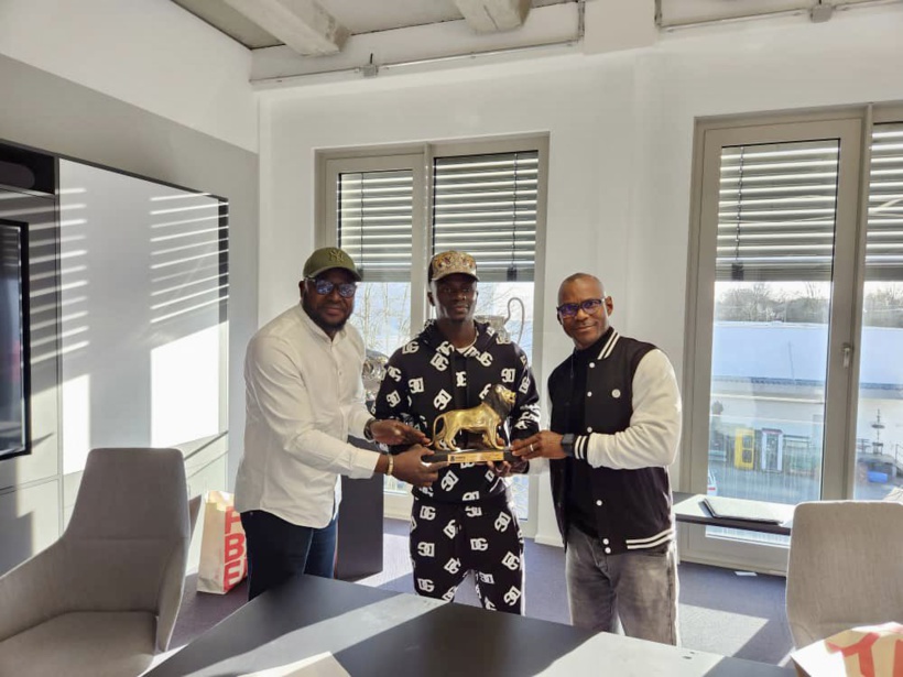 ANPS – meilleur joueur sénégalais évoluant à l’étranger : Sadio Mané a reçu son trophée à Munich ANPS – meilleur joueur sénégalais évoluant à l’étranger : Sadio Mané a reçu son trophée à Munich