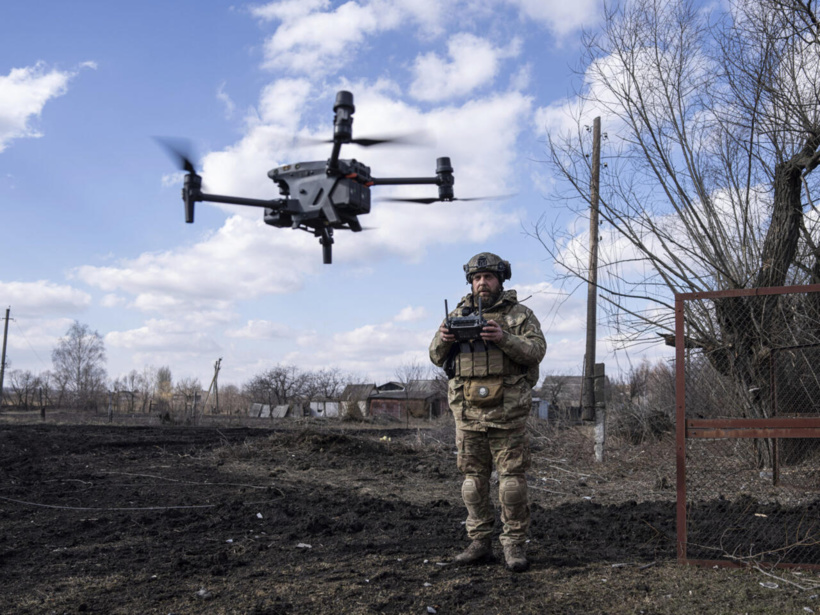 Les soldats ukrainiens à l'école des drones