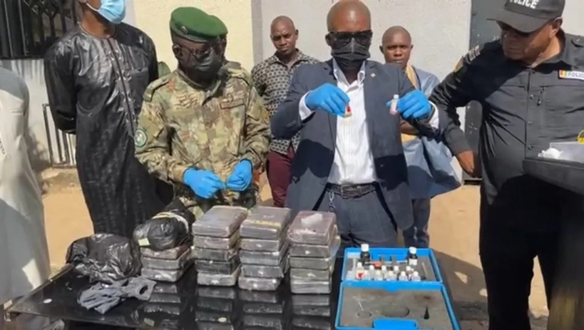 Koumpentoum : les douaniers font une saisie de 20 kg de drogue en provenance de Guinée Koumpentoum : les douaniers font une saisie de 20 kg de drogue en provenance de Guinée