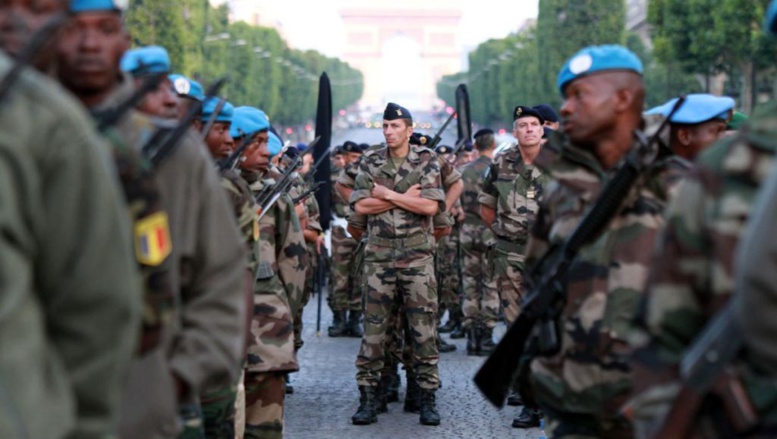 Les soldats de la Minusma sur les Champs-Elysées à l'occasion du défilé du 14-Juillet. RFI/Pierre René-Worms