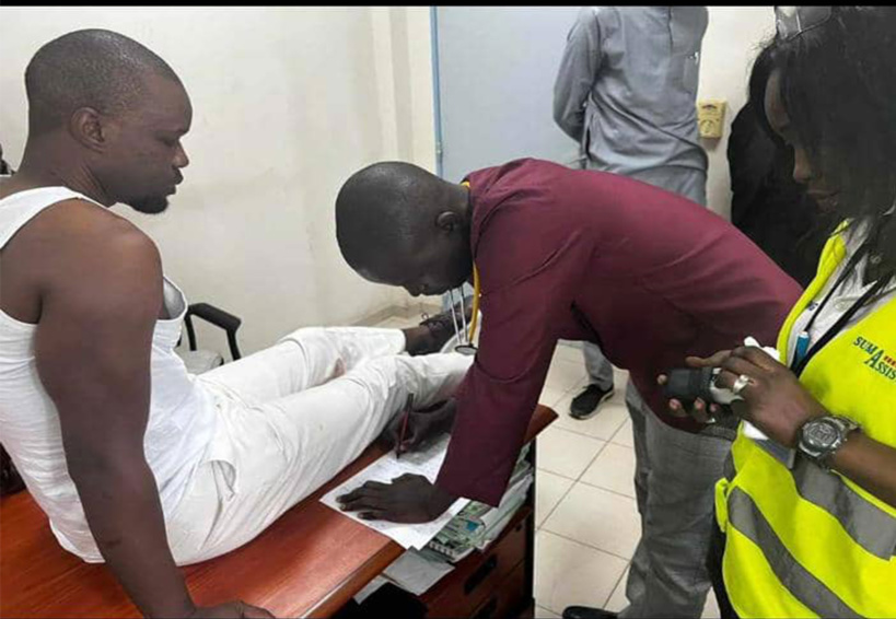 urgent - Après son avocat, Ousmane Sonko évacué de la salle à son tour urgent - Après son avocat, Ousmane Sonko évacué de la salle à son tour