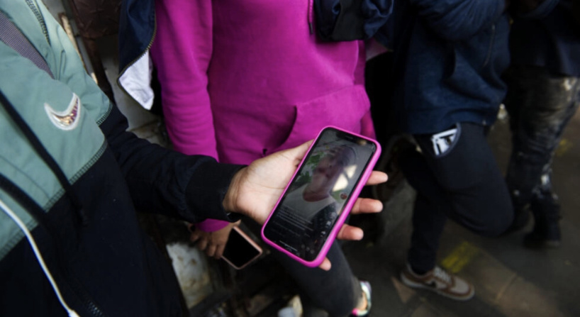 Migrants: sur TikTok, des passeurs offrent leurs services à la barbe des autorités Migrants: sur TikTok, des passeurs offrent leurs services à la barbe des autorités