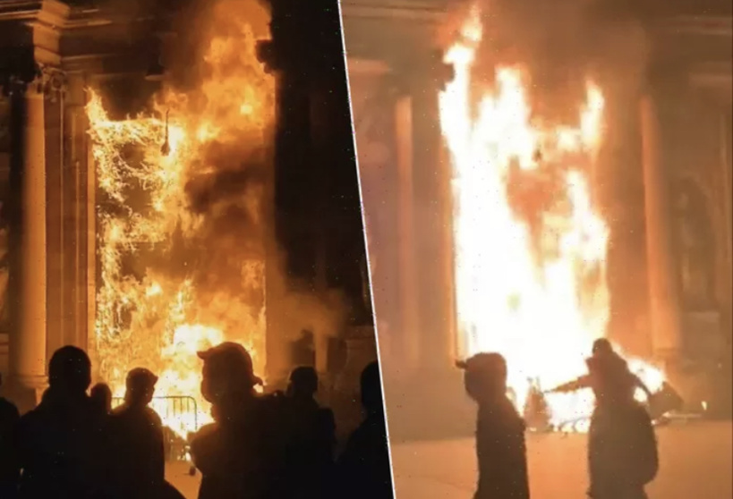 Des manifestants mettent le feu à l’entrée de la mairie de Bordeaux: “Un acte criminel”