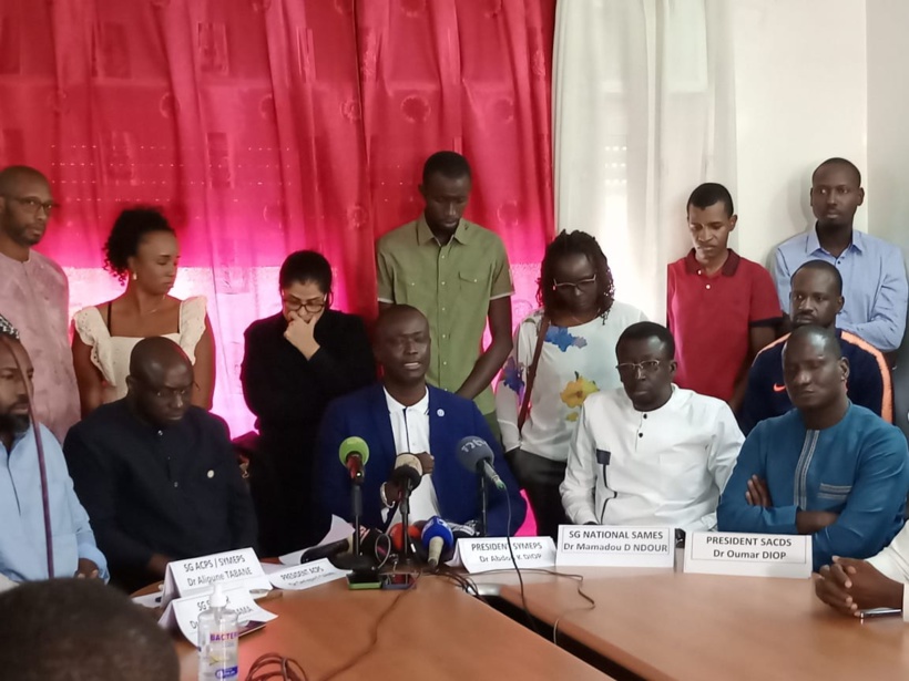 Affaire Dr Babacar Niang : les syndicats des médecins alertent sur gravité de l'état de santé de leur collègue en détention Affaire Dr Babacar Niang : les syndicats des médecins alertent sur gravité de l'état de santé de leur collègue en détention