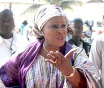 Aïda Ndiongue réclame 5 milliards à l’Etat Aïda Ndiongue réclame 5 milliards à l’Etat