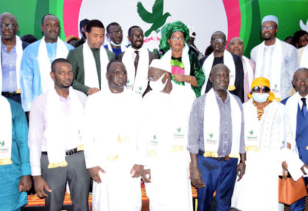 Déclaration de Yewwi : Khalifa Sall et Cie gazés devant le siège du PRP Déclaration de Yewwi : Khalifa Sall et Cie gazés devant le siège du PRP