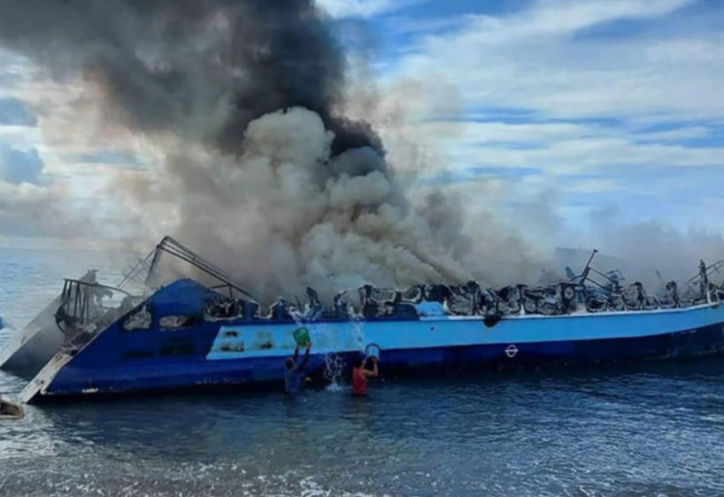 Philippines: 31 morts dans l'incendie d'un ferry, selon un nouveau bilan, disent les autorités