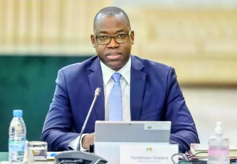 Idy fait subir à Diatara et Aly Saley l’humiliation de leur vie Idy fait subir à Diatara et Aly Saley l’humiliation de leur vie