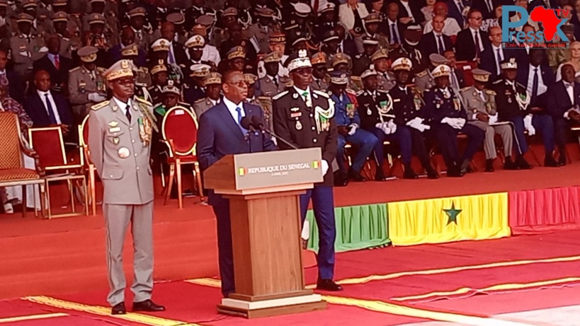 Défilé du 4 avril : Macky Sall salue l'organisation et la qualité des prestations Défilé du 4 avril : Macky Sall salue l'organisation et la qualité des prestations